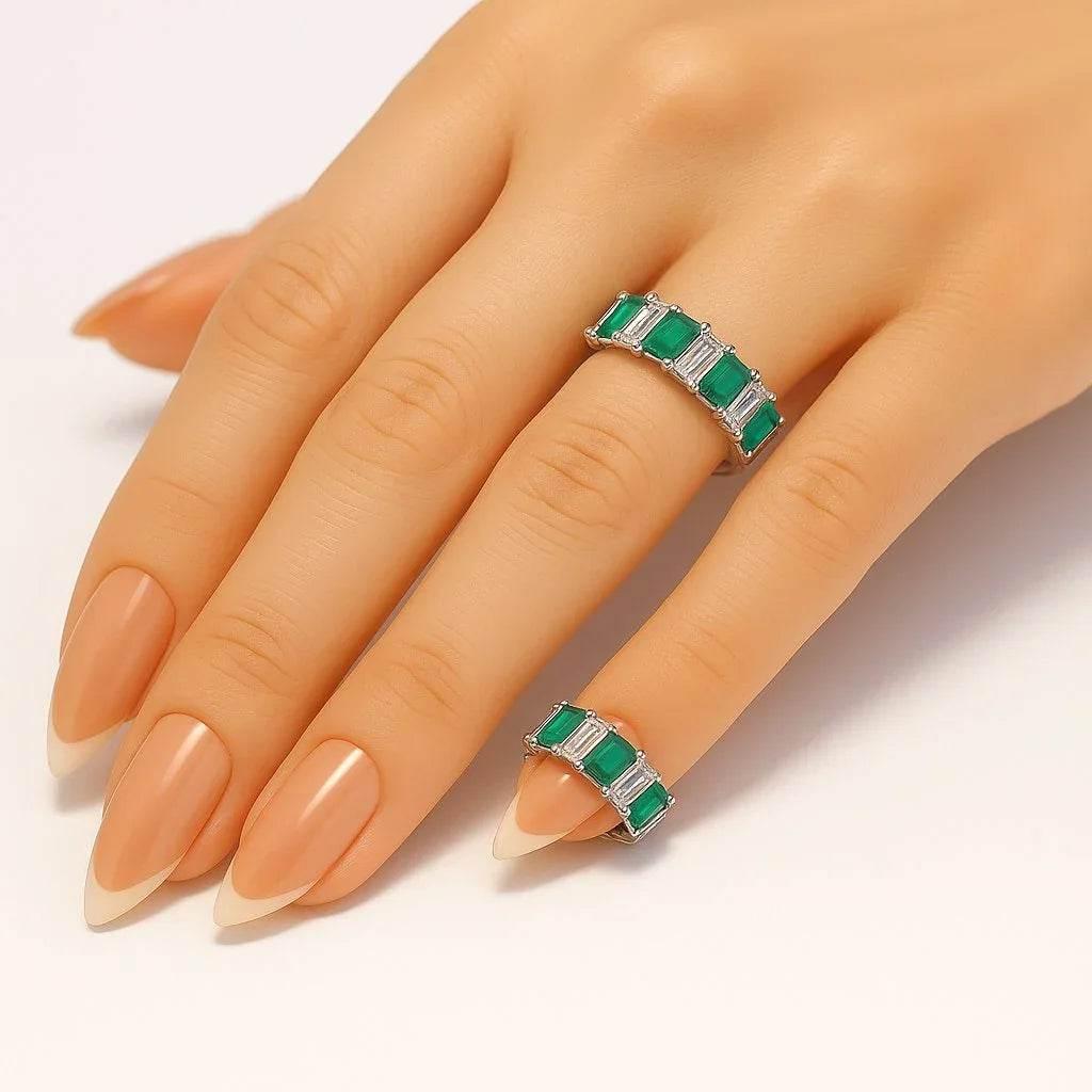 Emerald Radiance – 925 Silver Square Diamond Ring - Jewellar