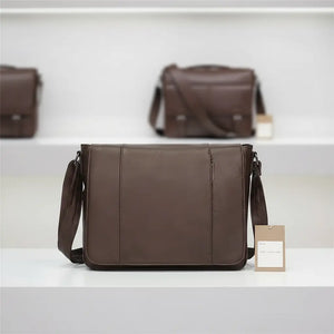 Hawthorne men’s brown genuine oil-wax leather messenger shoulder bag, 34.5×11×26.5 cm, 1.15 kg, adjustable strap.