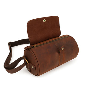Orion – Men’s sleek genuine leather crossbody postman bag in structured design.