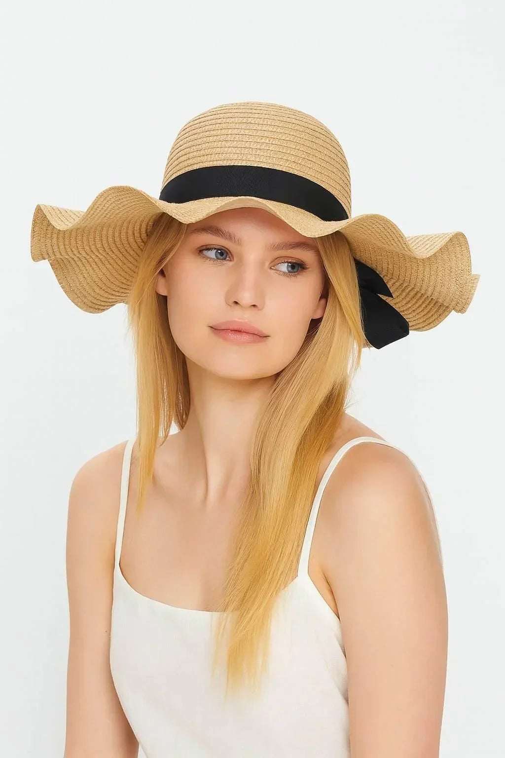 BellaWave – Foldable Straw Beach Hat with Bow - Jewellar
