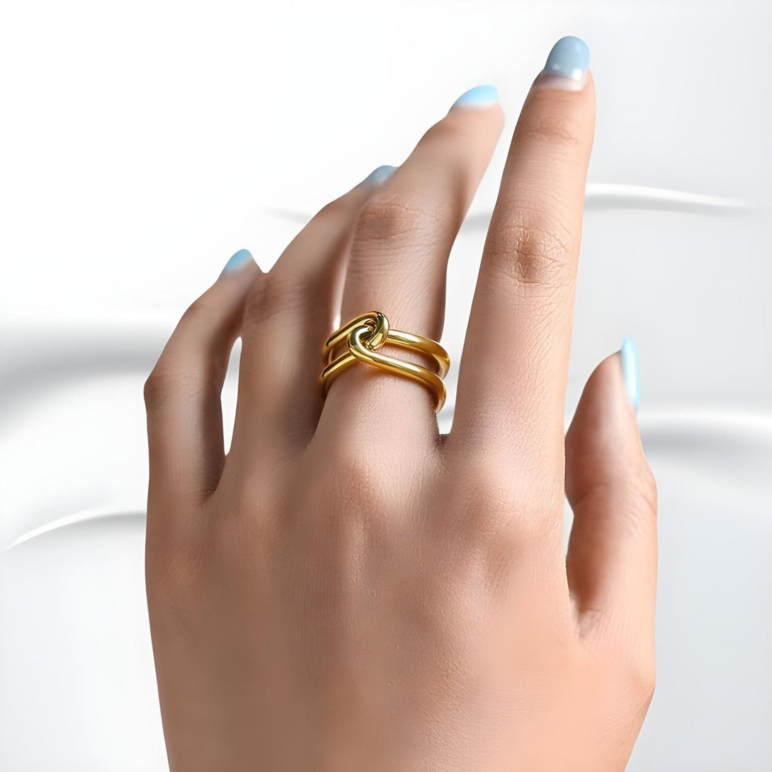 Everlink Knot Ring