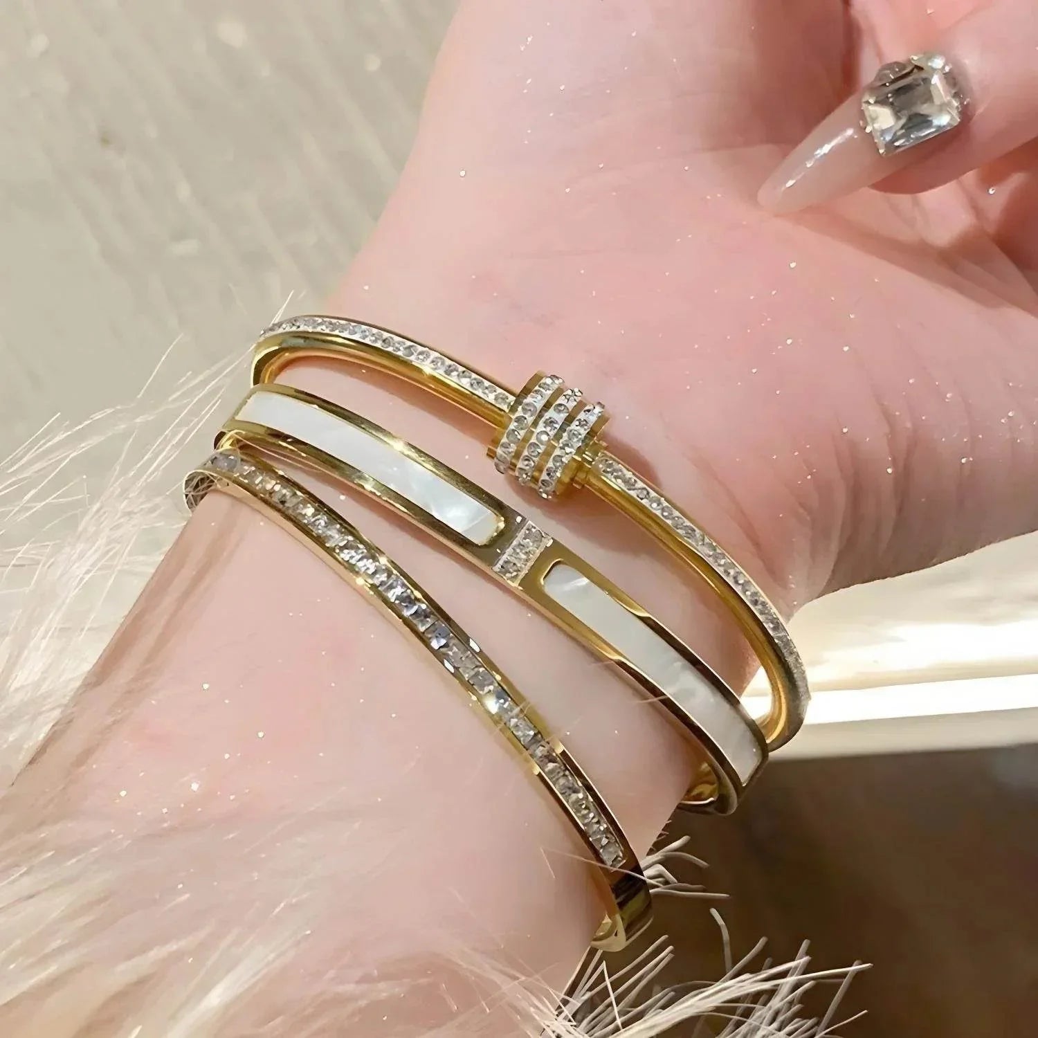 Luna Gleam – Titanium Steel Diamond-Pattern Bracelet - Jewellar
