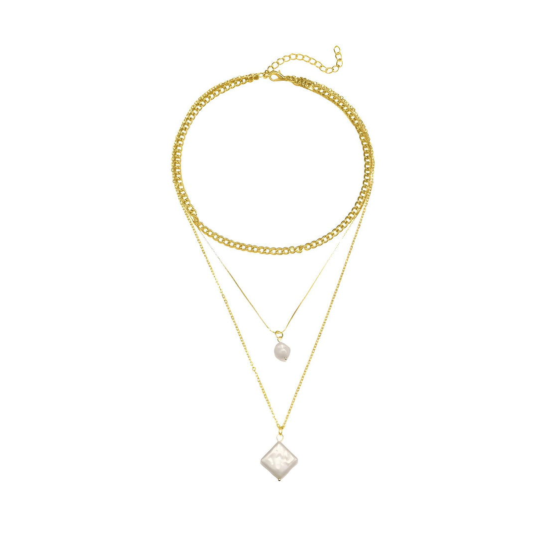 Modern Elegance Pearl Necklace