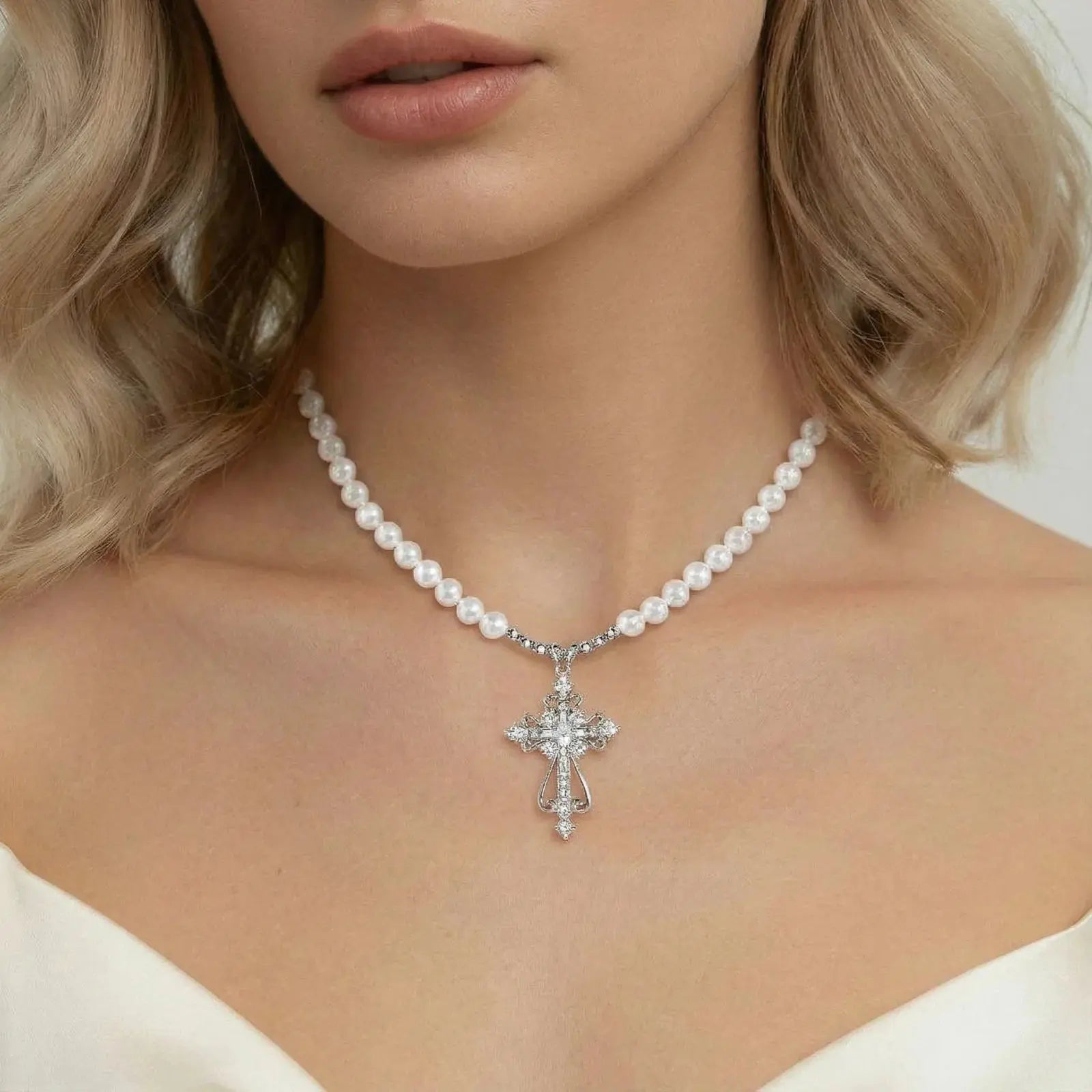 Pearla Cross – White Gold Pearl Necklace Jewellar