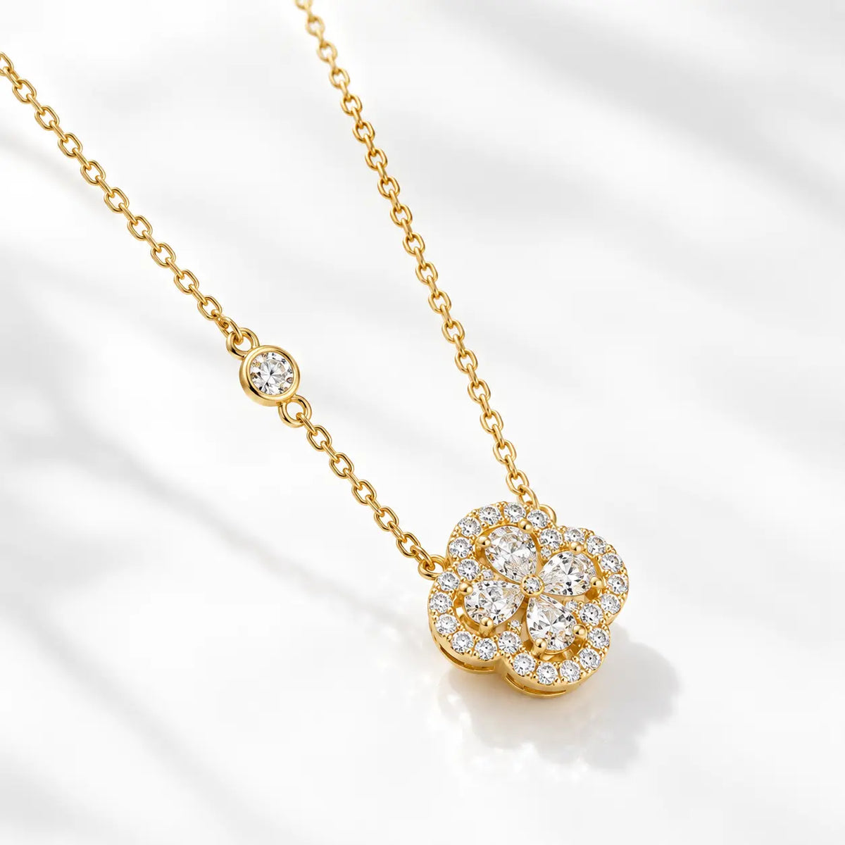 Radiant Clover Zirconia Necklace - Gold-Plated 925 Sterling Silver