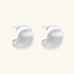 Silva Curve Studs – Silver Jewellar
