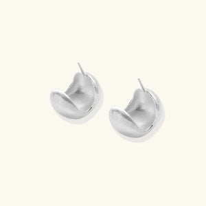 Silva Curve Studs – Silver Jewellar